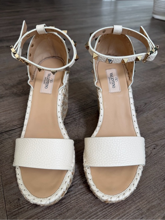Valentino Shoes - ✨NEW✨Valentino Ivory Leather Rockstud Espadrille Wedges - Size 37